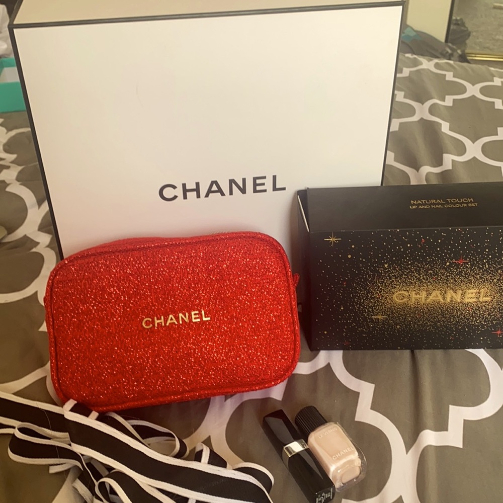2021 Chanel make up bag.